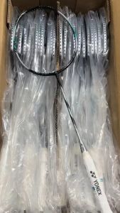【Lee Chong weis】YONEX VOLTRIC Z FORCE II WHITE Badminton Racket Made in China Free string and bag