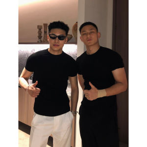 ZHUOCAN | Áo Thun Slim Fit Khoe Cơ Nhanh Khô Cổ Tay Có Gấu