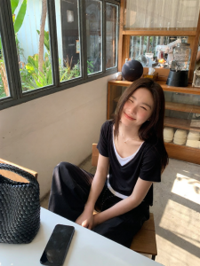NIHAOKANONG | Áo Thun Tay Ngắn Ảnh Giả Hai Lớp V-Neck Màu Kẻ