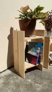 Wido ชั้นวางไม้สน 2 ชั้น ช่องกลางกว้าง ดีไซน์มินิมอล ชั้นวางข้างโซฟาวางหนังสือ ชั้นวางต้นไม้