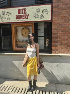 เอวสูงลายสก๊อตสีเหลืองมะนาวครึ่งกระโปรงผู้หญิงฤดูร้อนมาใหม่ผ้าไหมสองชั้นฝรั่งเศสขาตรง One Step กระโปรงกลางกระโปรง