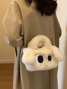 MOUSSON  กระเป๋าสะพายไหล่ผู้หญิง กระเป๋าถือตุ๊กตาน่ารักสำหรับผู้หญิงกระเป๋าสะพายข้างนุ่มมีสายโซ่