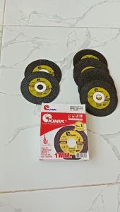 Batu kinik 4\"x1mm batu gerinda potong besi stainless steel almunium\\n\\nBatu kinik 4\"x1mm adalah salah satu produk terbaik dalam kategori batu gerinda potong besi stainless steel dan aluminium. Dengan kualitas tinggi, batu kinik ini sangat cocok untuk digunakan dalam berbagai aplikasi industri. Dalam artikel ini, kita akan membahas apa itu batu kinik 4\"x1mm, kelebihannya, cara kerjanya, bagaimana menggunakan batu kinik dengan benar, serta perbandingannya dengan batu gerinda lainnya.\\n\\n Apa Itu Batu Kinik 4\"x1mm?\\n\\nBatu kinik 4\"x1mm adalah batu gerinda berkualitas tinggi yang dirancang khusus untuk potong besi stainless steel dan aluminium. Dengan ketebalan 1mm dan diameter 4 inci, batu kinik ini sangat ideal untuk berbagai aplikasi industri. Batu kinik ini memiliki permukaan yang kasar dan tajam, yang memudahkan proses potong dan penghalusan.\\n\\n Kelebihan Batu Kinik 4\"x1mm\\n\\nBeberapa kelebihan dari batu kinik 4\"x1mm antara lain:\\n\\n- **Kualitas tinggi:** Batu kinik ini dibuat dari bahan berkualitas tinggi yang tahan lama dan dapat digunakan untuk waktu yang lama.\\n- **Efisiensi:** Batu kinik ini dapat menghasilkan hasil kerja yang akurat dan efisien dalam waktu singkat.\\n- **Keamanan:** Batu kinik ini aman digunakan karena tidak mudah pecah atau retak.\\n\\n Cara Kerja Batu Kinik 4\"x1mm\\n\\nBatu kinik 4\"x1mm bekerja dengan cara memotong dan menghaluskan besi stainless steel dan aluminium dengan permukaan yang kasar dan tajam. Saat digunakan dalam mesin gerinda, batu kinik ini akan berputar dengan kecepatan tinggi dan menghasilkan panas yang cukup untuk memotong logam.\\n\\n Bagaimana Menggunakan Batu Kinik 4\"x1mm dengan Benar?\\n\\nUntuk menggunakan batu kinik 4\"x1mm dengan benar, ikuti langkah-langkah berikut:\\n\\n1. Pastikan mesin gerinda Anda dalam kondisi baik dan aman.\\n2. Pasang batu kinik 4\"x1mm ke mesin gerinda dengan benar.\\n3. Pastikan batu kinik sudah terpasang dengan kuat dan tidak mudah lepas.\\n4. Mulai mesin gerinda dan pastikan batu kinik berputar dengan baik.\\n5. Tempatkan besi stainless steel atau aluminium yang akan dipotong di bawah batu kinik.\\n6. Mulai proses potong dengan hati-hati dan pastikan hasil kerja akurat.\\n\\n Tips Penggunaan Batu Kinik 4\"x1mm\\n\\nBerikut adalah beberapa tips penggunaan batu kinik 4\"x1mm:\\n\\n- Selalu gunakan peralatan pelindung diri saat menggunakan batu kinik.\\n- Jangan gunakan batu kinik jika ada kerusakan atau retakan pada permukaannya.\\n- Bersihkan batu kinik secara rutin untuk menjaga kualitas kerjanya.\\n\\n Batu Kinik 4\"x1mm vs Batu Gerinda Lainnya\\n\\nBatu kinik 4\"x1mm memiliki beberapa perbandingan dengan batu gerinda lainnya, yaitu:\\n\\n Perbandingan Batu Kinik 4\"x1mm dengan Batu Gerinda Besi Stainless\\n\\nBatu kinik 4\"x1mm lebih efektif dalam memotong besi stainless steel karena memiliki permukaan yang kasar dan tajam. Selain itu, batu kinik ini juga lebih tahan lama dan aman digunakan dibandingkan dengan batu gerinda biasa.\\n\\n Perbandingan Batu Kinik 4\"x1mm dengan Batu Gerinda Potong Aluminium\\n\\nBatu kinik 4\"x1mm juga lebih efektif dalam memotong aluminium dibandingkan dengan batu gerinda biasa. Hal ini disebabkan oleh permukaan yang kasar dan tajam pada batu kinik yang memudahkan proses potong.\\n\\n Kesimpulan\\n\\nBatu kinik 4\"x1mm adalah batu gerinda berkualitas tinggi yang sangat cocok untuk digunakan dalam berbagai aplikasi industri. Dengan kelebihan seperti kualitas tinggi, efisiensi, dan keamanan, batu kinik ini menjadi pilihan yang tepat untuk memotong besi stainless steel dan aluminium. Selalu gunakan batu kinik dengan benar dan aman untuk mendapatkan hasil kerja yang maksimal.\"\n}