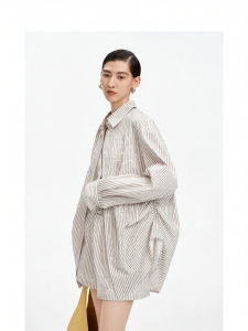 Contrast Color Symmetrical Embroidered Striped Cotton Blended Shirt