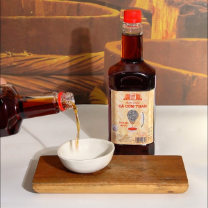 [TẶNG 1 NƯỚC TƯƠNG 125ML] THÙNG 6 CHAI Nước Chấm Cá Cơm Than 1 LÍT Làng Chài Xưa chai nhựa cao cấp