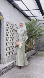 DRESS & KEMEJA: Kumpulan Koleksi Pakaian Serasi untuk Acara Spesial