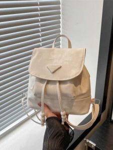 Lightweight Mini Shoulder Bag for Women Fashionable Design Cute White Small Shopping Bag 2024 New Style Bucket Shape PU Material