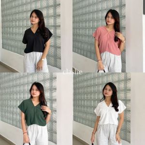 Baju Wanita V Neck Atasan Lengan Pendek Crinkle Airflow Anti Lecek Korean Style Kekinian Terbaru Ootd Vanya Top by Clashe