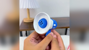 Recordable Speaker Keychain Toy with Music Playing Function Portable Loudspeaker for Cheerleading Sports Fans Outdoor Events & Kids Birthday Gift