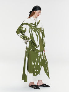 THE MIDDLE | Retro Olive Green Glossy Satin Skirt