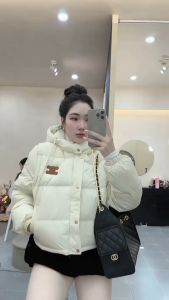 Áo khoác phao nữ dáng ngắn co mũ chữ X mới vải tráng hạt gạo có mũ dáng lỡ áo phao nữ mùa đông 2025