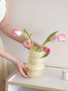 กระติกแก้วทรงวงกลมสีครีมเรียบง่าย กระติกน้ำดอกไม้สดสำหรับตกแต่งบ้าน กระติกแก้วสำหรับวางดอกไม้แห้งและปลูกในน้ำ ขนาดกลาง