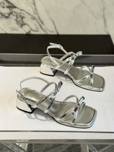 อินเทรนด์ รองเท้าแตะส้นกลางปมผีเสื้อ ผู้หญิง 2024 ใหม่ ฤดูร้อน หลากหลาย รองเท้าส้นสูงโรมันระดับไฮเอนด์ สไตล์เกาหลี ไฟเบอร์ละเอียดพิเศษ