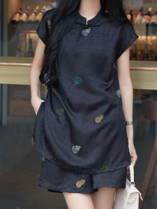 Shalldoer | Bộ đồ hai mảnh phong cách Trung Hoa cổ điển dành cho nữ mùa hè 2025 Áo sơ mi tay ngắn màu đen có nút cài quần ngắn thường ngày