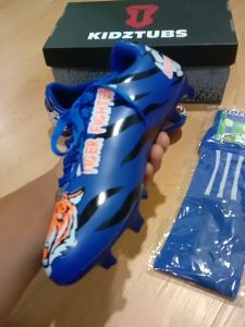 KIDZTUBS Sepatu Bola Anak Paket Komplit Sepatu Bola Tas Skin Deker Kaos Kaki Usia 6-10 Tahun Size 28 29 30 31 32 33 34 35 36 37 KDZ1353011425