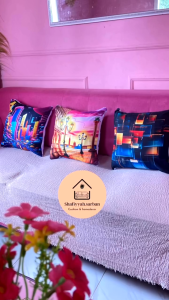 SARUNG BANTAL PRINTING MOTIF  BURUNG - Colorful Parrot Vibes Sentuhan Ceria Di sofa Anda-