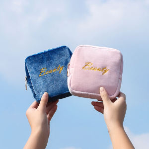 Sanitary Napkin Cosmetics Bag Student Portable Portable Sanitary Napkin Protection Mat Bag Cute Young Adult Heart Sanitary Pads Cosmetic Bag