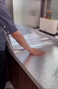 Giấy Dán Chống Dầu Chịu Nhiệt Cao 40cm Tự Dính Chống Dính Chất Liệu Nhôm Dùng Cho Bếp Tủ Tường