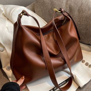 New Womens Large Capacity Shoulder Bag Crossbody Tote Bag Vintage Fashion Student Class Bag PU Leather Zipper Closure Daily Use