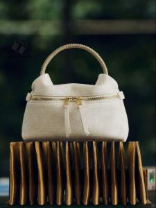 Dissona | Soft Leather Handbag for Women Light Travel Series