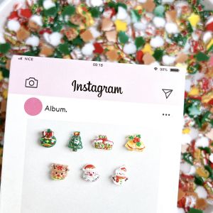 20PCS การ์ตูน Creative Santa Claus Elk เรซิ่นเล็บ Charms 3D Kawaii Snowman ถุงเท้าคริสต์มาสชุดตกแต่งเล็บสําหรับ DIY