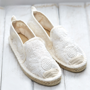 Spring and Summer Japanese Little Daisy Fisherman Shoes Womens Loafers Embroidered Lace Straw Flat Bottom Slip-on Canvas Casual Flats