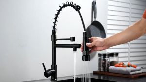 Pelise Kitchen Faucet Basin Sink Faucet Stainless Steel 3 Handles Mixing Faucet With Pull Out Sink Tap Spray Hose Hot Cold Water Mixer Brass Kitchen Water Tap KLE-001