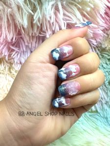 เล็บปลอม ลายก้อนเมฆ สีชมพูใส มีกาว และ ตะไบ พร้อมติดทุกชุด