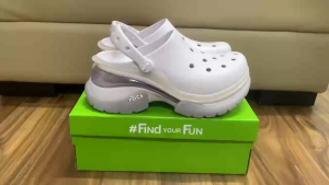 Giày dép crocs - dép sục nhựa crocs super bae bóng cho nữ chống trơn trượt chống hôi chân hàng nhà máy xuất xịn đầy đủ hộp hoặc túi crocs