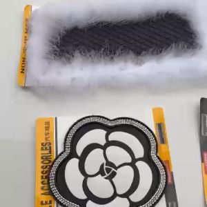 Thảm Để Taplo Ô Tô Đính Đá Hình Thiên Nga Sang Chảnh Thảm Trống Trượt Hình Bông Hoa Trang Trí Nội Thất Xe Hơi.