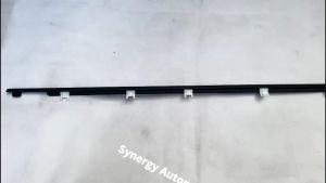Pelipit Karet Kaca Luar Toyota Avanza 2004-2011 Belakang 68151-BZ010