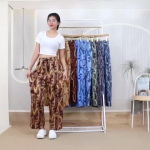 กางเกงขายาว ดีเทลลายทั้งตัว เอวยางยืด มีกระเป๋า ทรงขากระบอกใหญ่ เนื้อผ้าเกาหลี นิ่มยืด p9132#