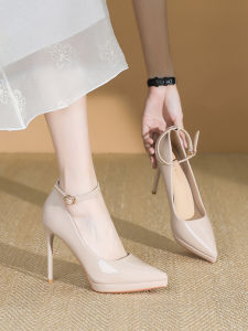 รองเท้าส้นสูงแบบหัวแหลมสำหรับผู้หญิง รองเท้าแฟชั่นฤดูใบไม้ผลิ 2025 ขนาดใหญ่ หัวเข็มขัด รองเท้าส้นแบนแบบสวม ส้นสูงพิเศษ