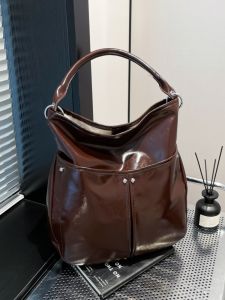 กระเป๋าถือทรงสี่เหลี่ยมจัตุรัสหนังนิ่มความจุขนาดใหญ่สำหรับผู้หญิง กระเป๋าสะพายไหล่ข้างเดียว กระเป๋าใต้วงแขน กระเป๋าแฟชั่น กระเป๋าถือแบบลำลอง