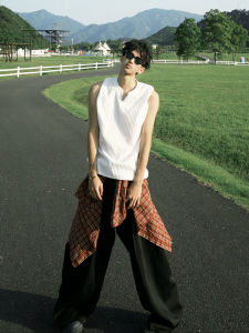 American Style White Sleeveless Vest Mens Handsome Summer Ice Silk Cool Feeling Quick Dry V-neck T-shirt Outdoor Fitness Sport Tank Top