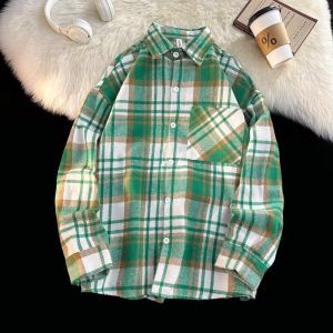 เสื้อเชิ้ตผู้ชายแขนยาวทรงหลวมสไตล์ญี่ปุ่นฤดูใบไม้ร่วง/ฤดูหนาว ผ้าขนสัตว์ลายสก็อต แฟชั่นลำลอง ทรงหลวม แจ็คเก็ตเสื้อเชิ้ต