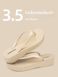 รองเท้าแตะแบบสวมส้นหนาสำหรับผู้หญิงในช่วงฤดูร้อนปี 2025 รองเท้าแตะชายหาดแบบสวมสบาย พื้นนุ่ม รองเท้าแตะกันลื่น ทนทานต่อการสึกหรอ รองเท้าแตะกลางแจ้ง