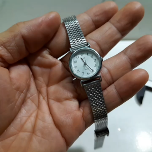 Đồng hồ đeo tay ALBA Quartz size 23mm dây kim loại màu bạc mặt trắng cổ điển second hand