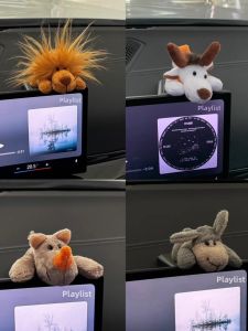 CapitAuto | Lion Design Car Dashboard Decor Ornament