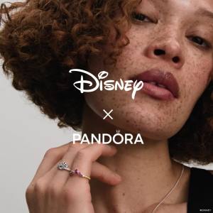 Pandora Disney Frozen Queen Elsa Snowflake Dangle Charm