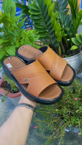 Dép nam da bò quai ngang Trường Hải đế cao 4.5cm màu vàng TM1 FORM NHỎ HƠN 1 SIZE