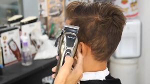 Kemei บัตตาเลี่ยนตัดผม ไร้สาย สถานะแบตดิจิตรอน รุ่น KM 1990 (ของแท้)