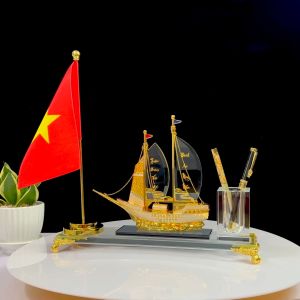 Hộp Đựng Bút Doanh Nhân Thuyền Thuận Buồm Xuôi Gió Đính Đá 1 cờ Chất Liệu Đồng Mạ Vàng và Pha Lê K9 Hộp Bút Để Bàn