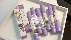 Son thỏi bút chì có dưỡng chất son bóng nhẹ hình thú cute