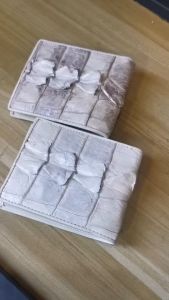 กระเป๋าสตางค์แฟชั่นเป็นช่วงหางจระเข้ สีขาวหิมาลายัน