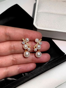 Elegant French White Pearl Stud Earrings Womens Luxury Sensation Grape Shape Fashion Jewelry Ear Decor 925 Silver Touch