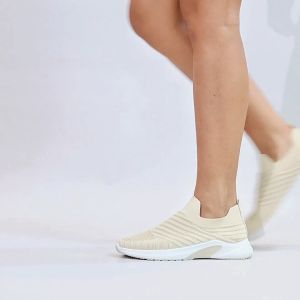 Dr. Kevin Sepatu Olahraga Wanita Sneakers Flyknit Slip On 589-034