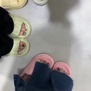 BI Sandal Jelly Slop Wanita Karet Soft Import Empuk Anti Slip Sol Tebal R788