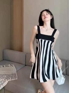 BM1623 - ĐẦM HAI DÂY KẺ DỌC DÁNG NGẮN CÁ TÍNH THỜI THƯỢNG