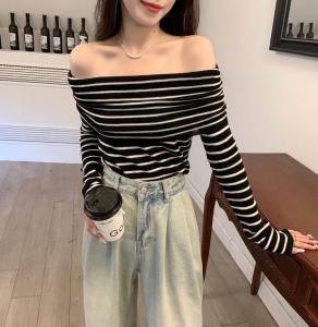 เสื้อสเวตเตอร์ถักลายทางแขนกุดคอวีสีดำขาว ลดราคาจากแบรนด์ แฟชั่นฤดูใบไม้ร่วง สำหรับผู้หญิงวัย 18-24 ปี